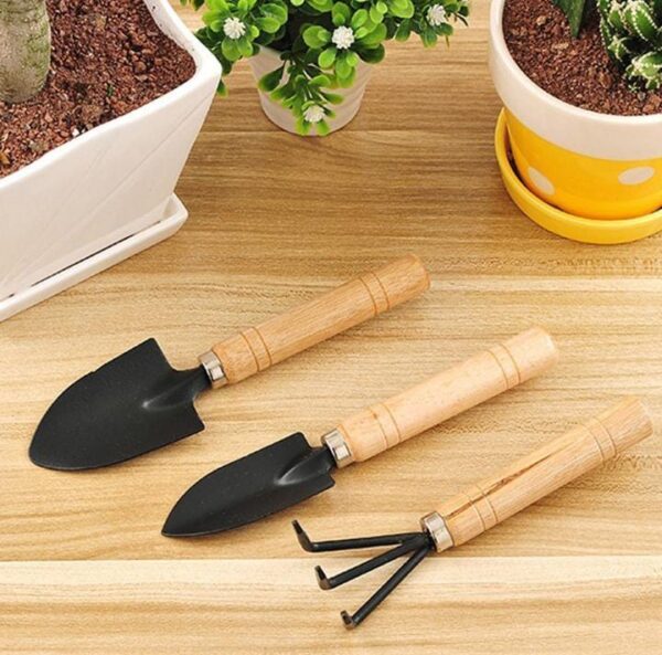DCELLA Gardening Hand Tool Kit for Home Gardening, Garden Tool Kit for Home, Gardening Equipment, Scraping Turning Soil of Indoor, Outdoor pots, 3 Pcs (Hand Cultivator, Trowel, Transplanter) - Image 5